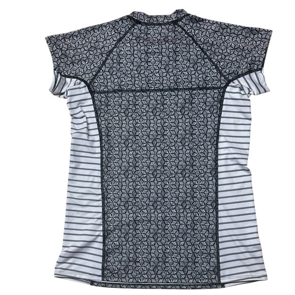 Patagonia Worn Wear Women’s Short-Sleeved Micro Swell Rashguard. Size Large - Picture 3 of 8